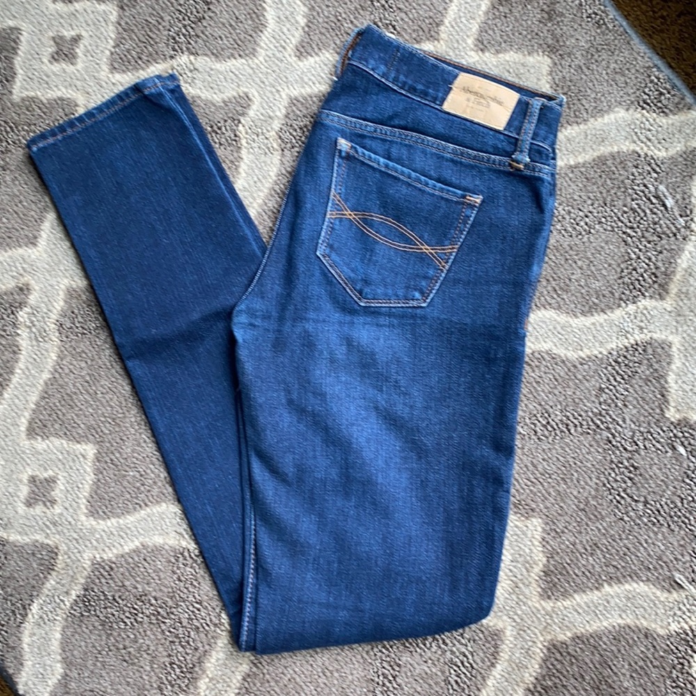 Abercrombie dark blue skinny jeans. Exc condition